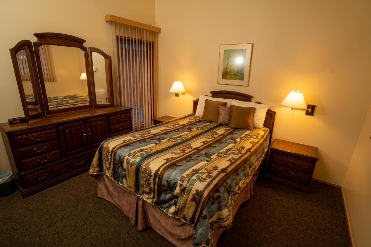 Fairmont Hot Springs Resort Esterno foto