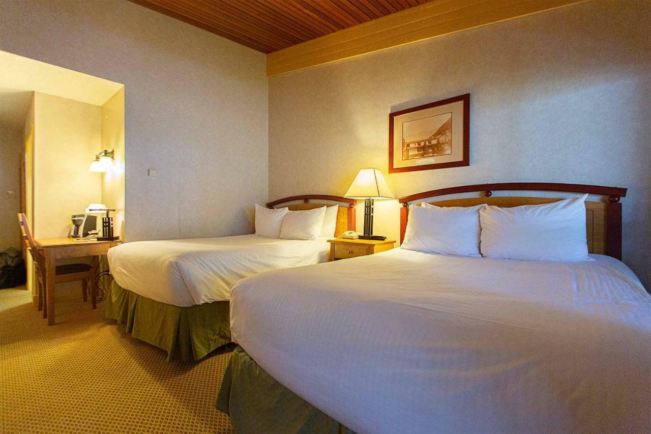 Fairmont Hot Springs Resort Esterno foto