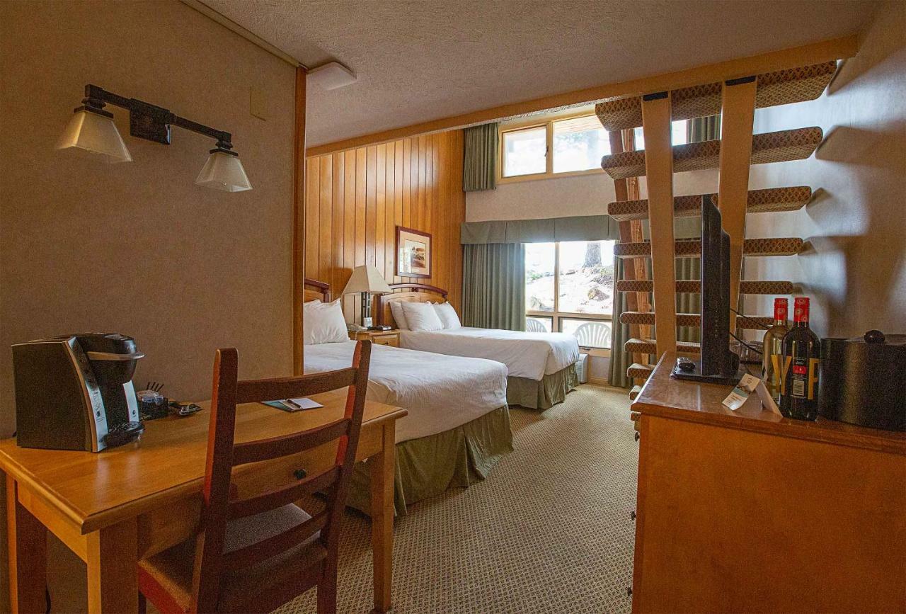 Fairmont Hot Springs Resort Esterno foto